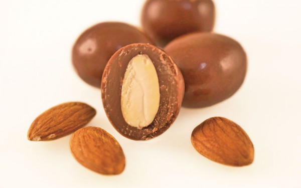 Almonds covered in Milk chocolate